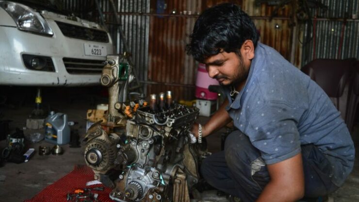 bengkel-pexels-prabhakar-salave-8477256