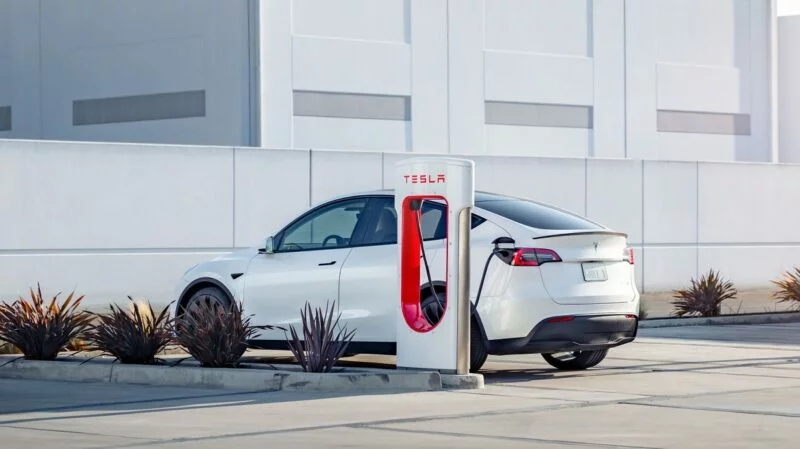 pengecas tesla 03