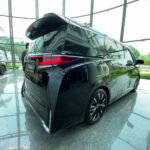 Toyota Vellfire 03
