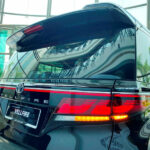 Toyota Vellfire 05