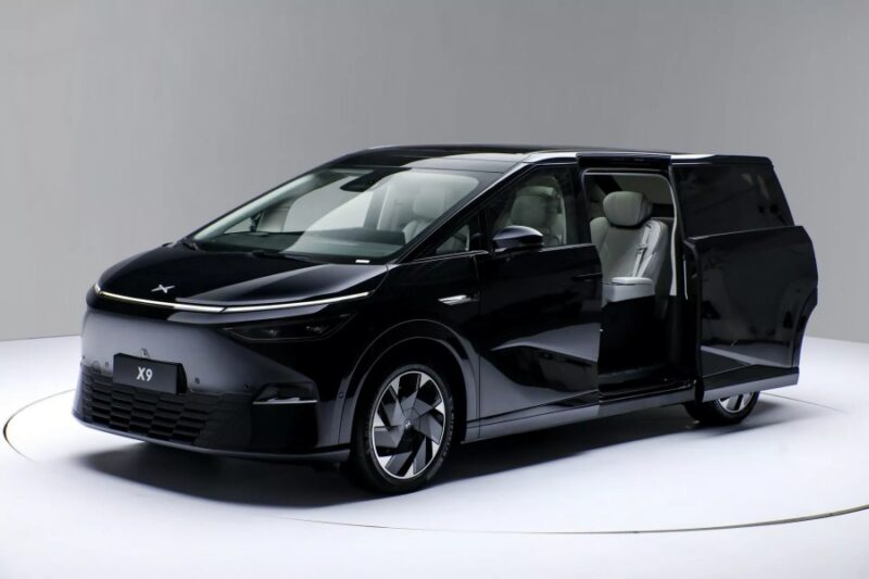 XPENG X9 07