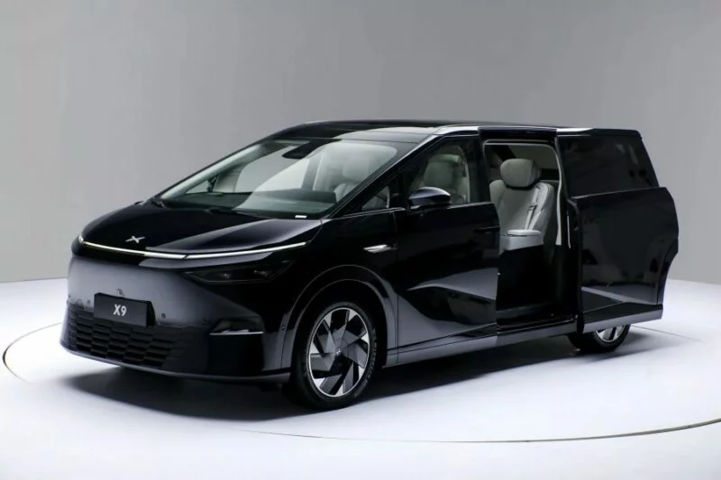 XPENG X9 07