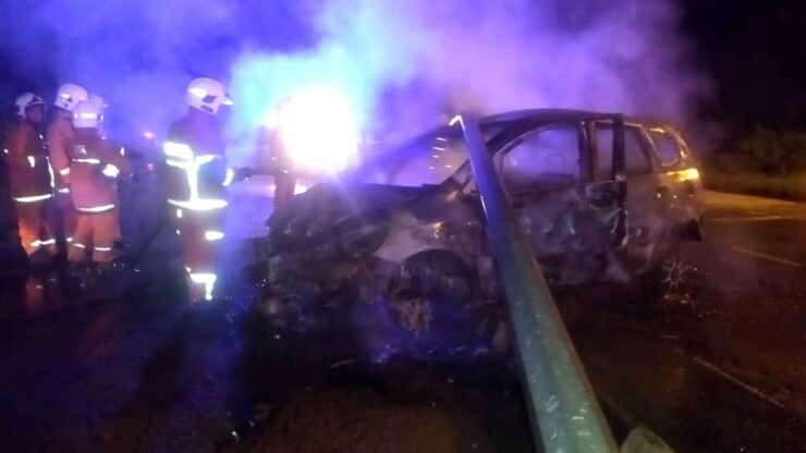bayi rentung honda jazz terbakar 02