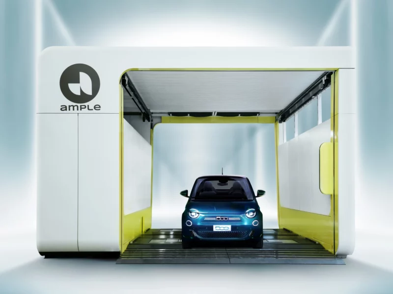 fiat-500e-on-ample-battery-swap-station