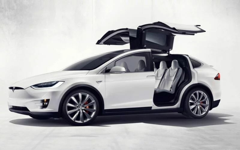 Tesla_Motors_Model_X_Crossover_2015_b7648-1200-800