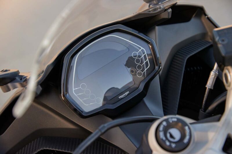 triumph-daytona-660-2024-mekanika-11
