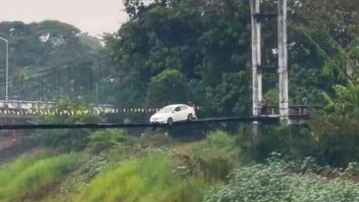 tersangkut di jambatan gantung thailand