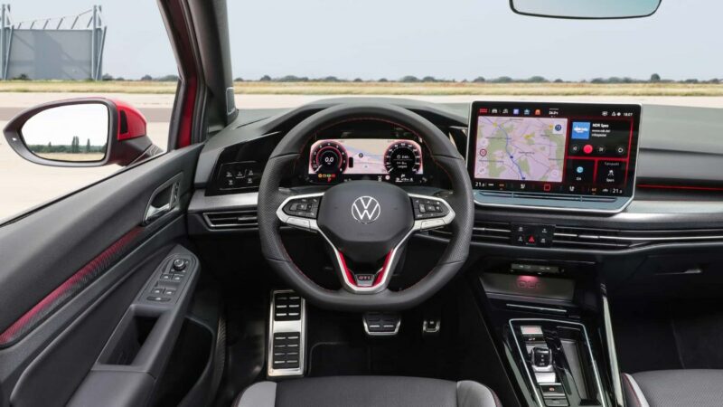 volkswagen golf gti 2024 02
