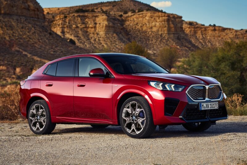 BMW iX2 xDrive30 01