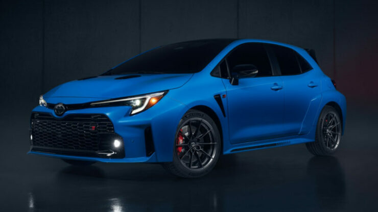 MY24_GR-Corolla-Circuit-Edition_001_HERO-1500×900