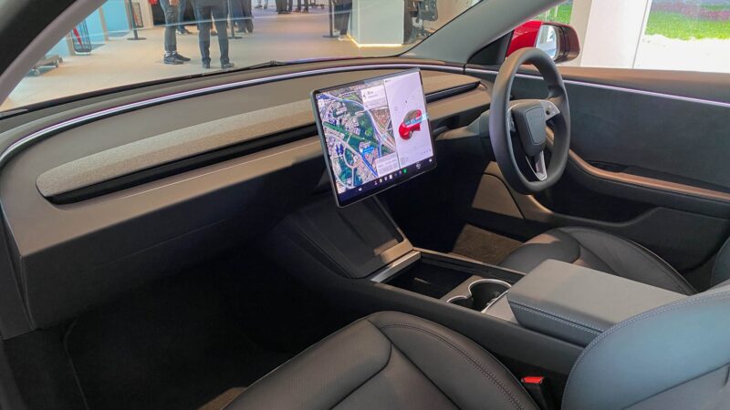 TESLA MODEL 3