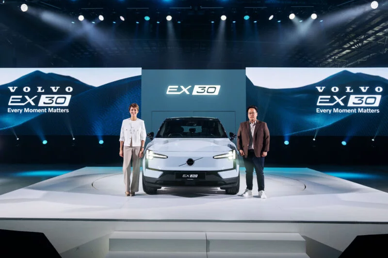 3. (From left to right) Patricia Yaw, Marketing & PR Director and Chris Tan, Sales Director of Volvo Car Malaysia with the new Volvo EX30 at its official launch in Malaysia