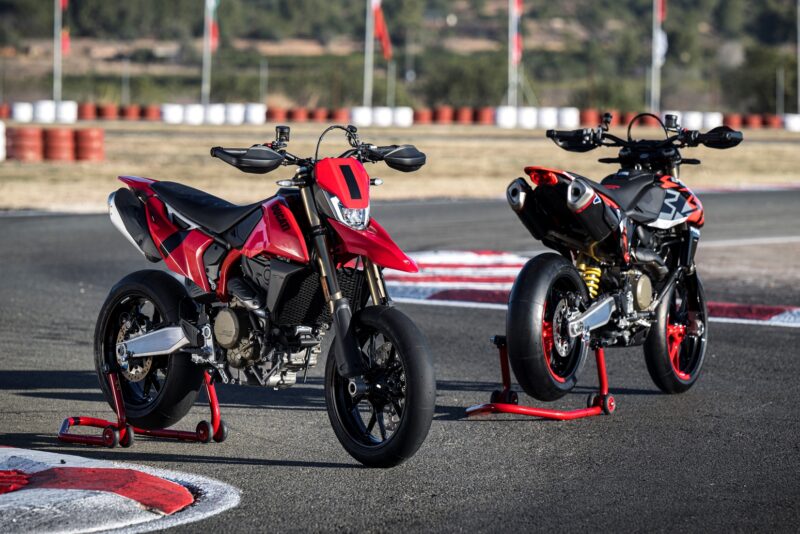 Ducati Hypermotard 698 Mono 01