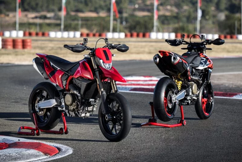 Ducati Hypermotard 698 Mono 01