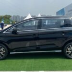 BYD M6 China 02