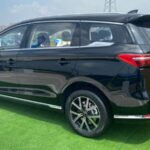 BYD M6 China 03