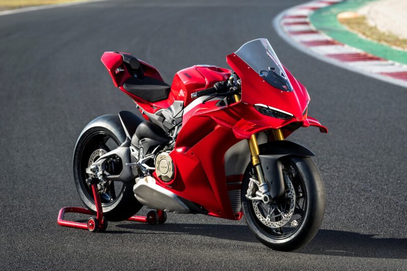 MY25_Ducati_Panigale_V4s_001_UC688253_High