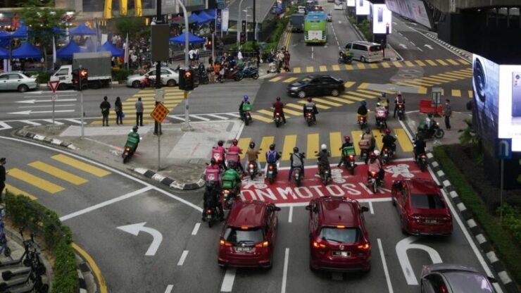 jalan bukit bintang-pexels-phearak-chamrien-254417215-12842647
