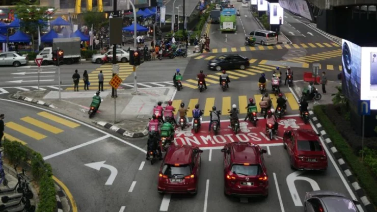 jalan bukit bintang-pexels-phearak-chamrien-254417215-12842647